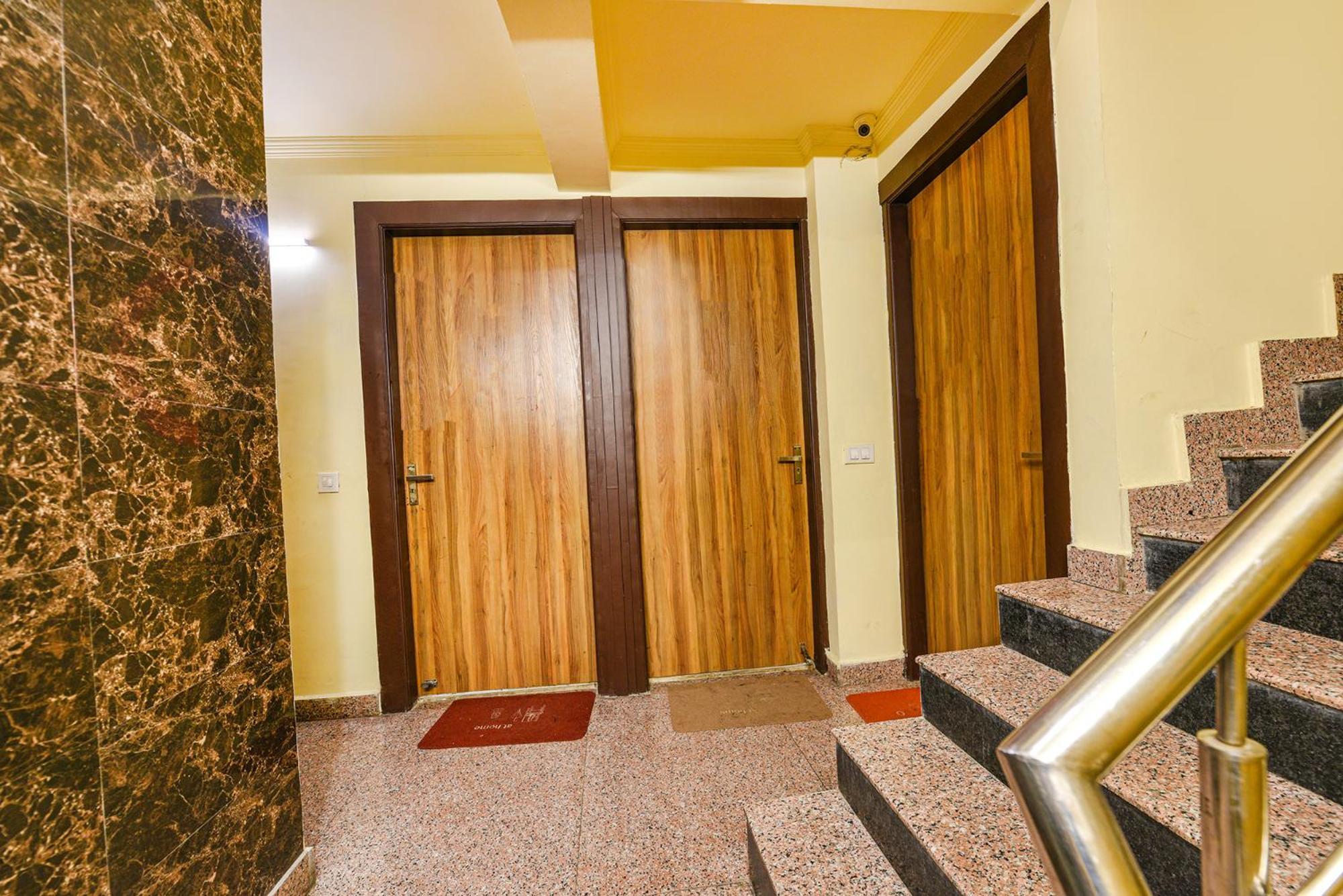 Fabhotel Ishtara - Nr Yashobhoomi Convention Centre 3*