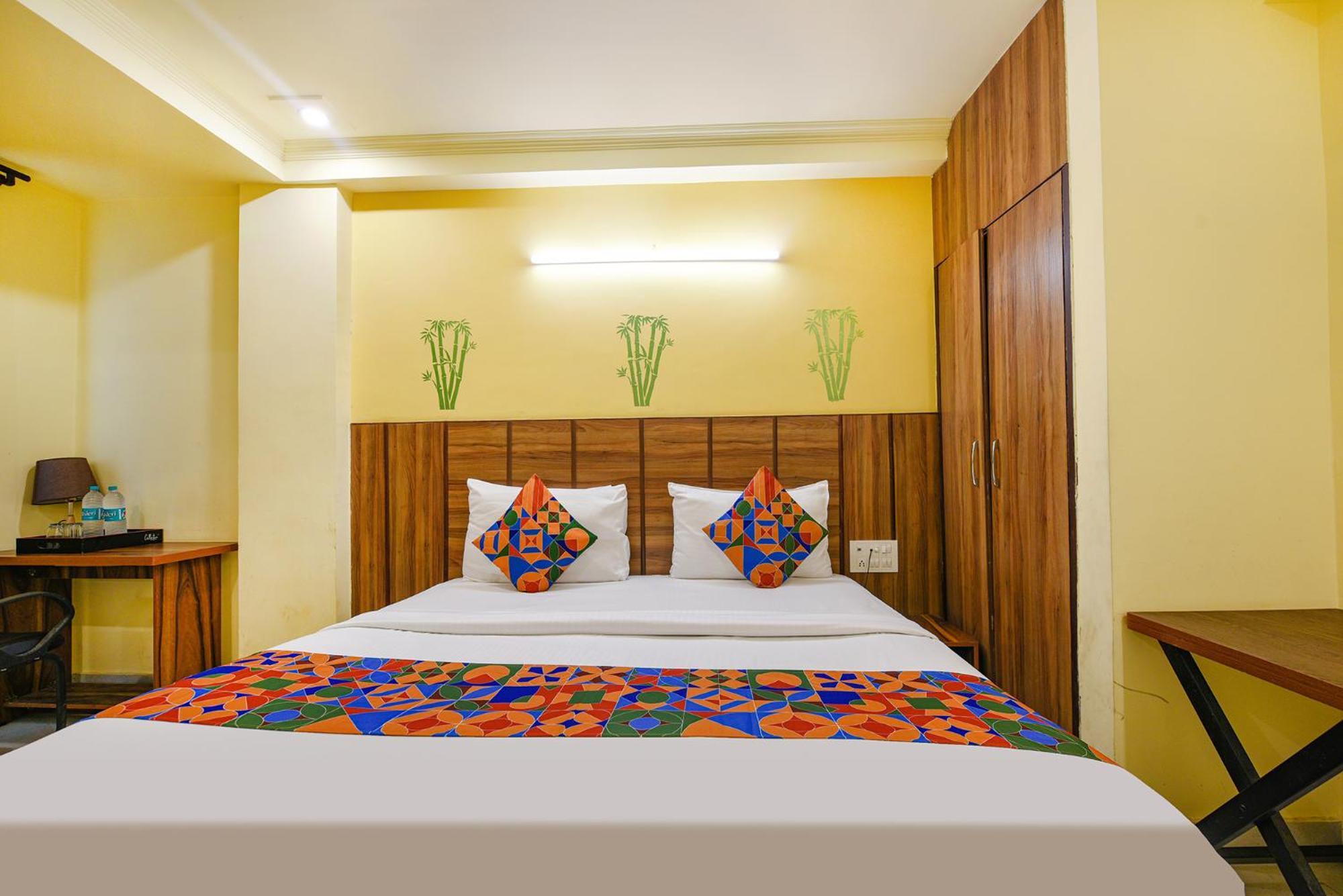 Fabhotel Ishtara - Nr Yashobhoomi Convention Centre