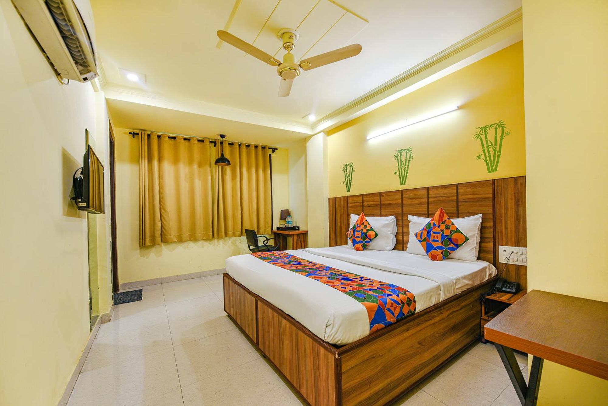 Fabhotel Ishtara - Nr Yashobhoomi Convention Centre Hotel 3*