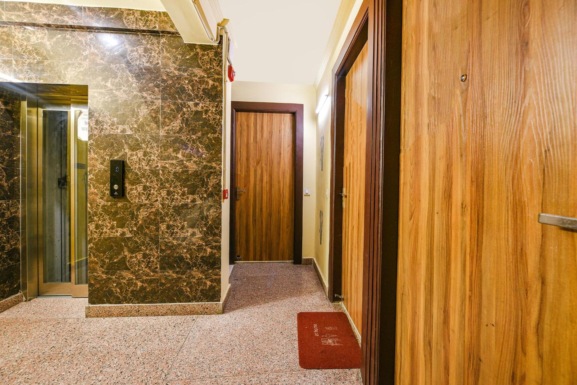 Fabhotel Ishtara - Nr Yashobhoomi Convention Centre 3* New Delhi