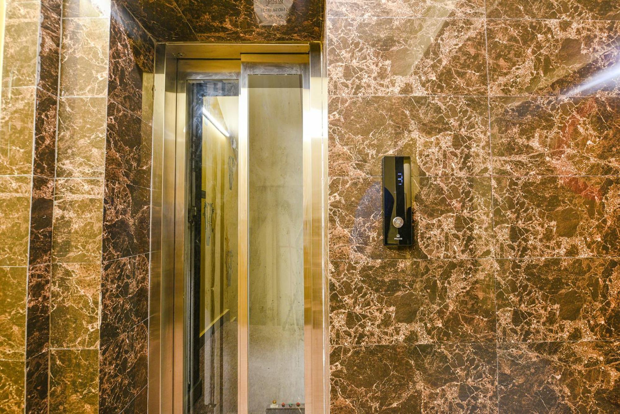 Fabhotel Ishtara - Nr Yashobhoomi Convention Centre 3*